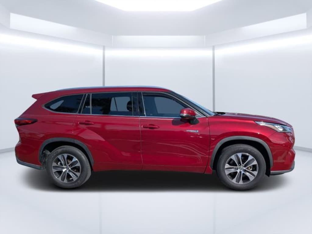 Used 2020 Toyota Highlander Hybrid XLE SUV