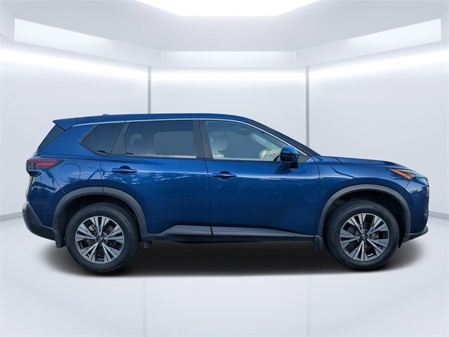 2023 Nissan Rogue SV photo 2