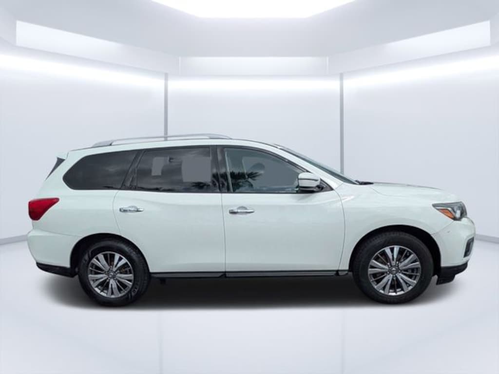 Used 2018 Nissan Pathfinder SV SUV