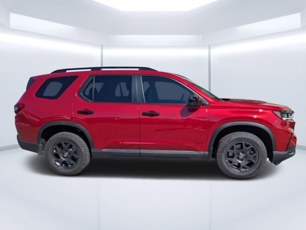 Used 2025 Honda Pilot TrailSport SUV