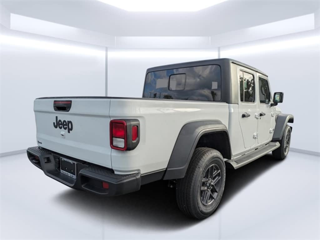 New 2025 Jeep Gladiator SPORT S 4X4 Pickup