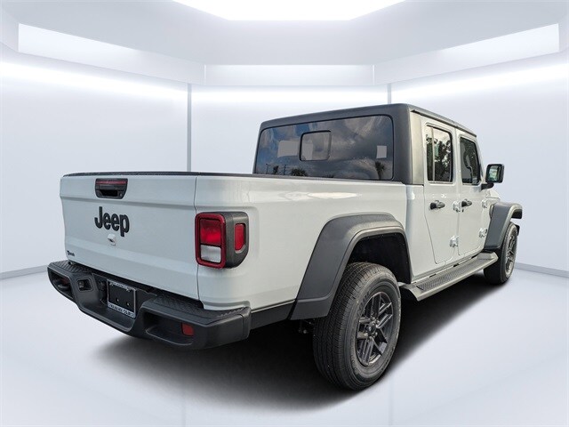 2025 Jeep Gladiator Sport S photo 3
