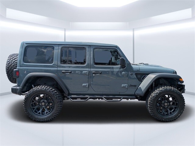 2025 Jeep Wrangler Willys photo 2