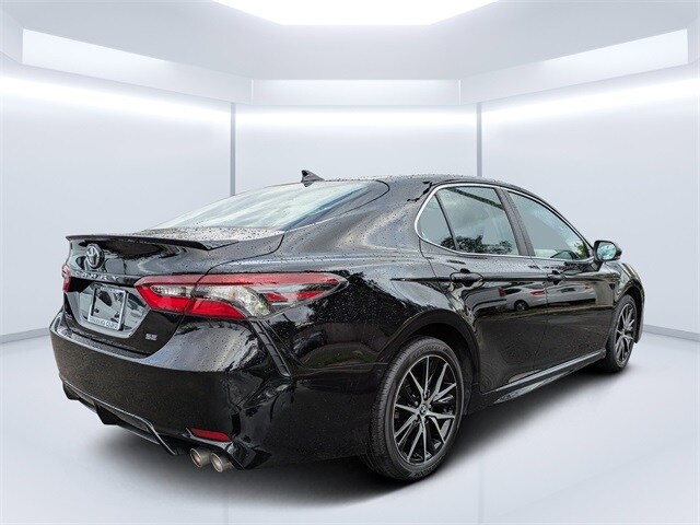 2024 Toyota Camry SE photo 3