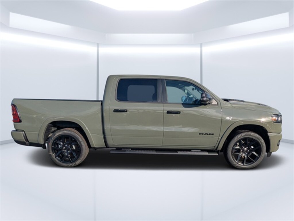 New 2026 Ram 1500 LARAMIE CREW CAB 4X4 5'7 BOX Pickup