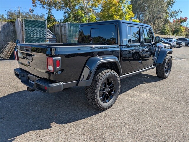 2025 Jeep Gladiator Sport photo 3
