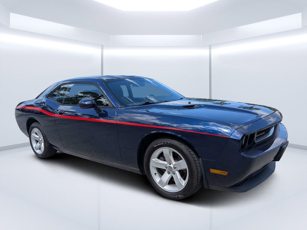 2014 Dodge Challenger SXT's photo