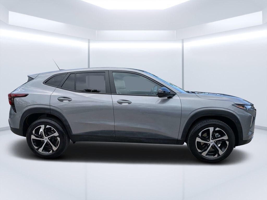 Used 2025 Chevrolet Trax 1RS SUV