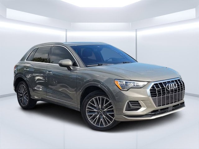 2022 Audi Q3 Premium's photo