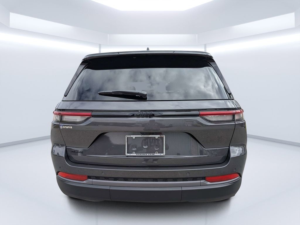 New 2026 Jeep Grand Cherokee Laredo Sport Utility