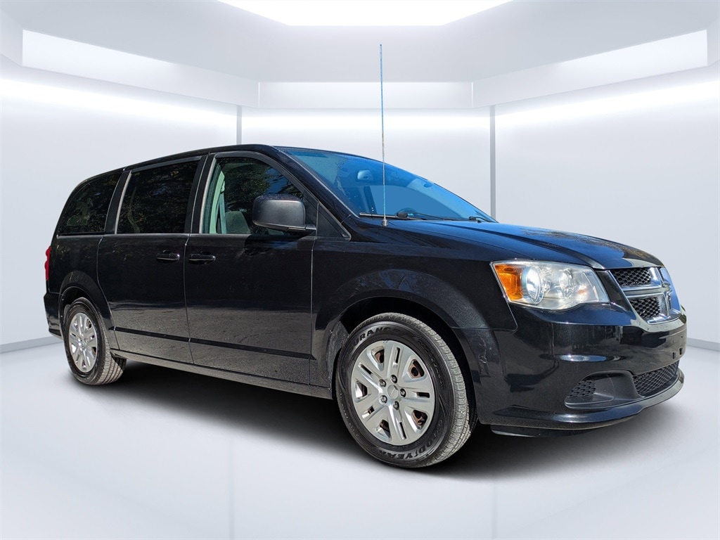 2018 Dodge Grand Caravan SE's photo