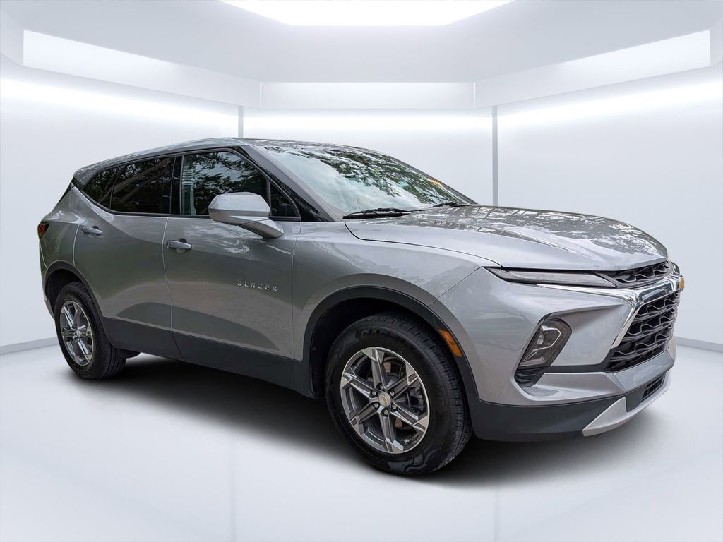 2023 Chevrolet Blazer 2.0T 2LT FWD's photo