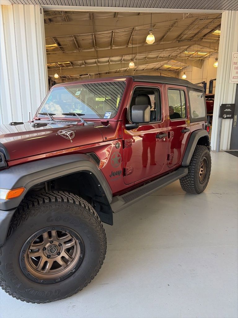 2022 Jeep Wrangler Sport's photo