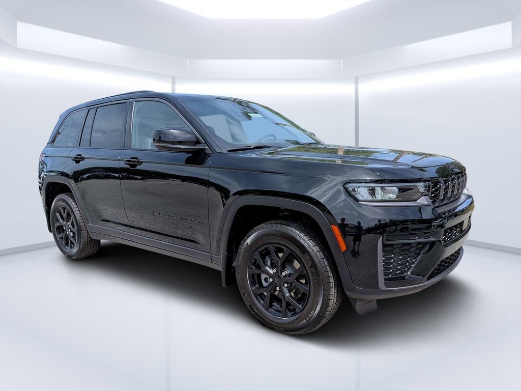 New 2026 Jeep Grand Cherokee Laredo Sport Utility