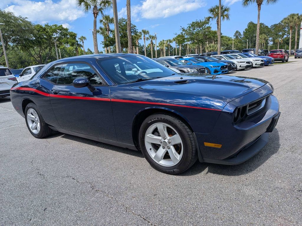 2014 Dodge Challenger SXT's photo