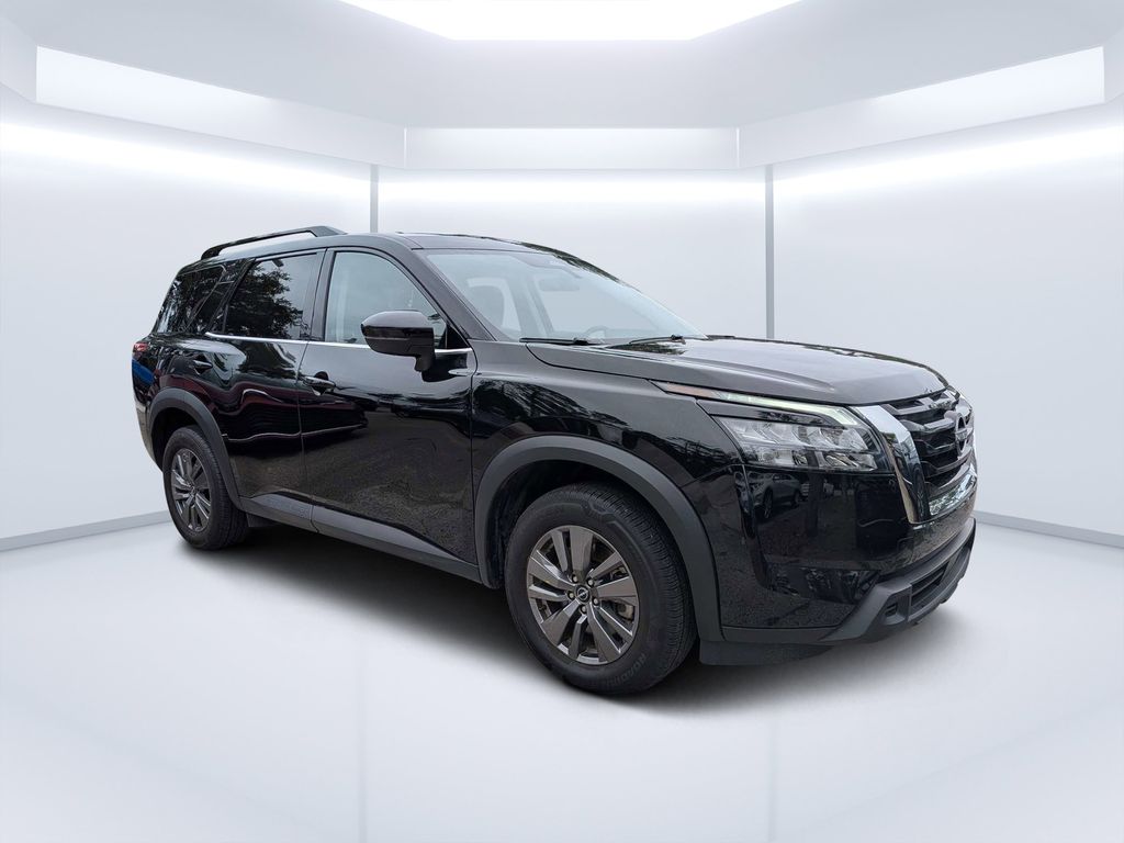 2025 Nissan Pathfinder SV 4WD's photo