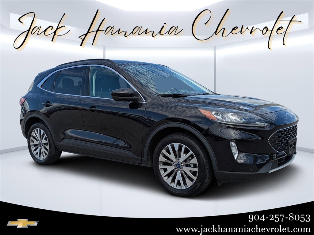 2022 Ford Escape Titanium's photo