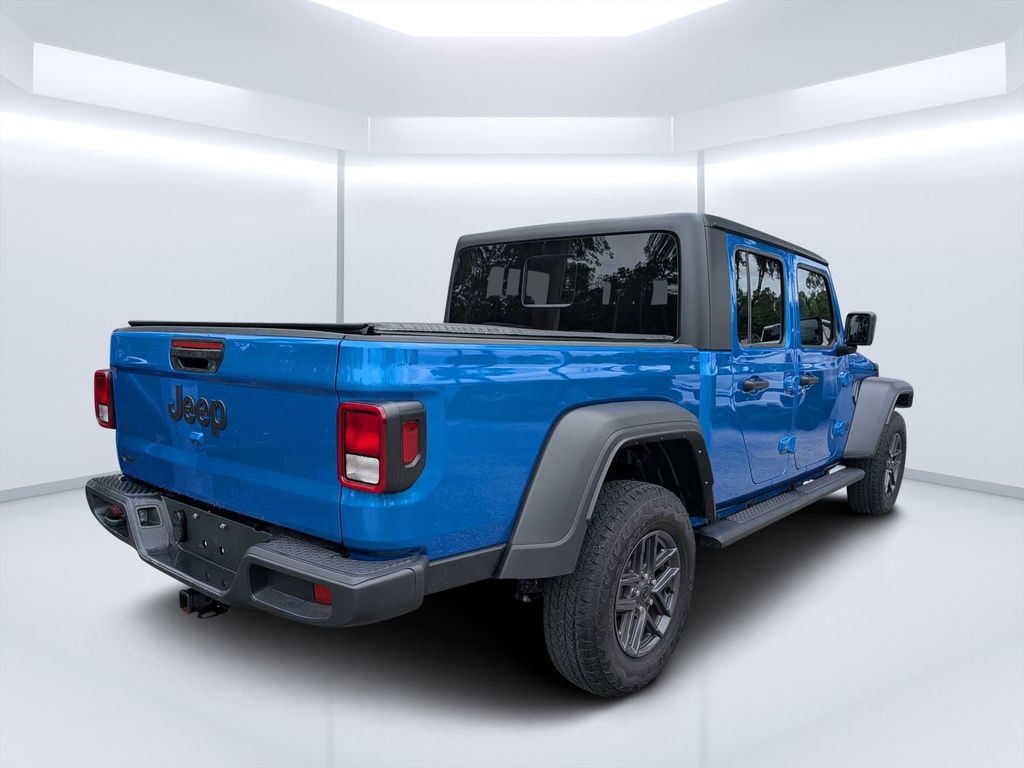 Used 2025 Jeep Gladiator Sport Truck Crew Cab