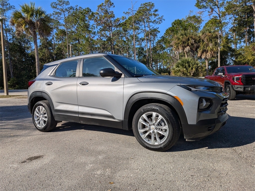 2023 Chevrolet TrailBlazer LS's photo