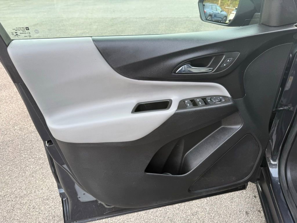 2022 Chevrolet Equinox LS - Photo 21