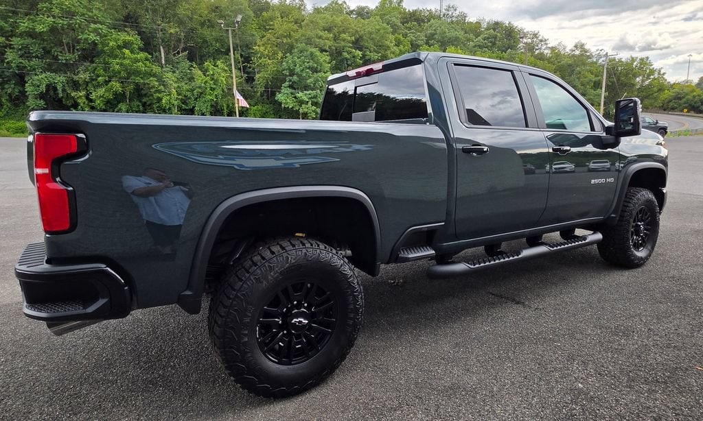 2026 Chevrolet Silverado 2500 HD ZR2 - Photo 8