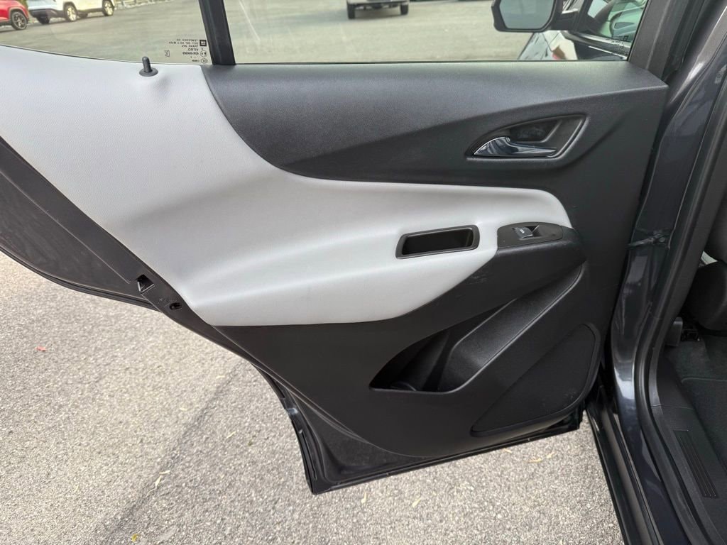 2022 Chevrolet Equinox LS - Photo 19