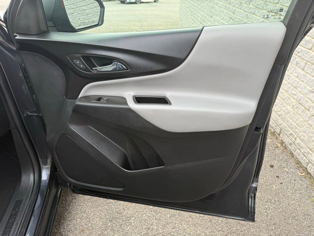 2022 Chevrolet Equinox LS - Photo 13