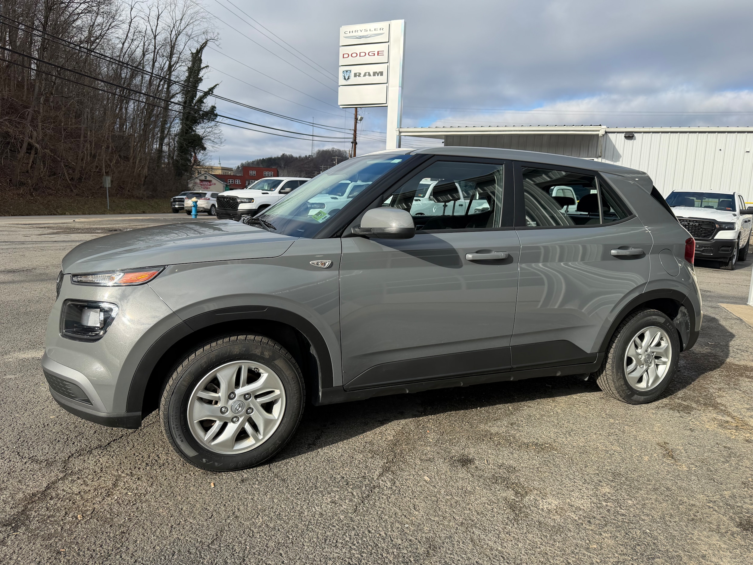 2022 Hyundai Venue SE