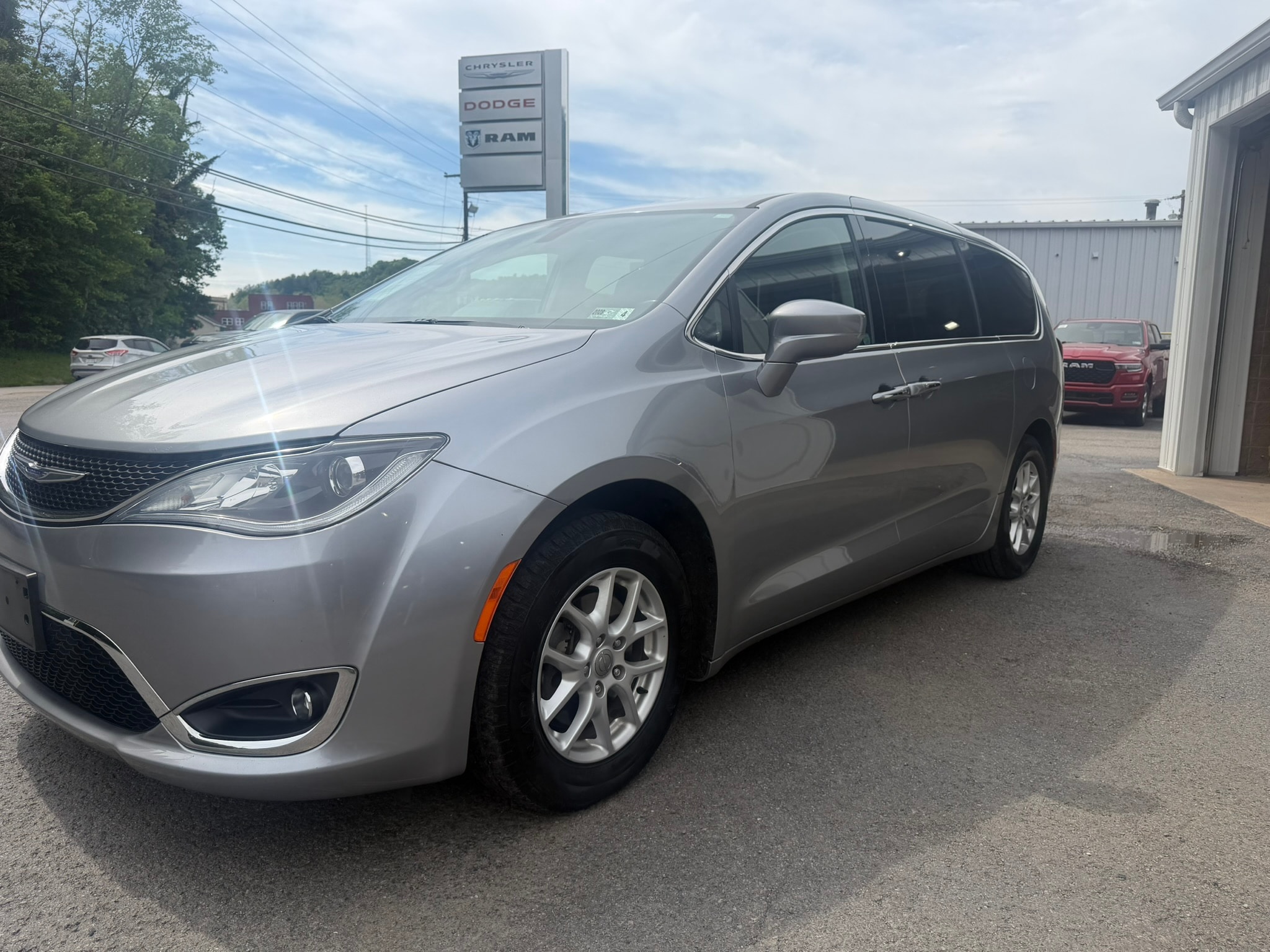 2020 Chrysler Pacifica's photo