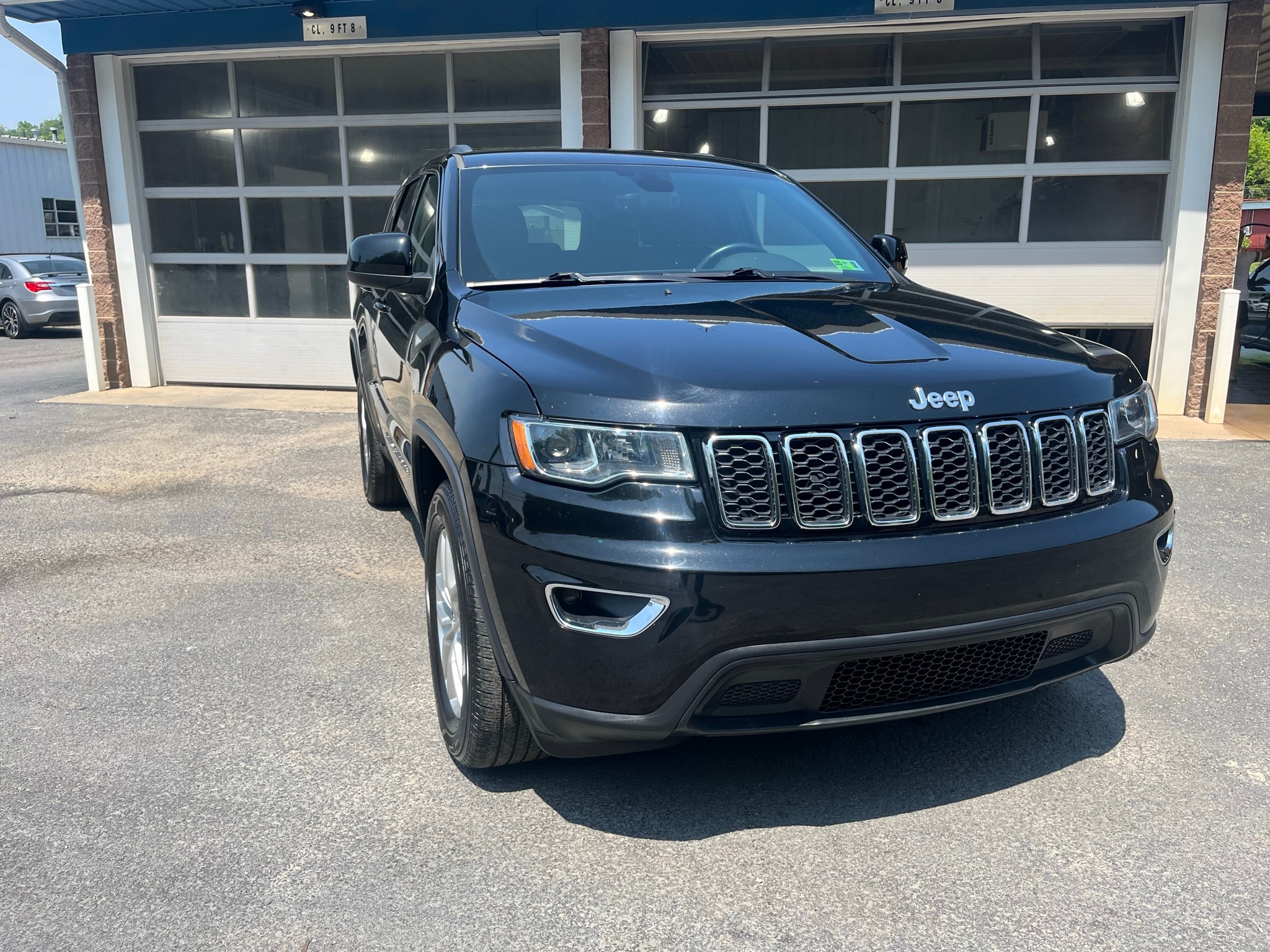 Used 2017 Jeep Grand Cherokee Laredo E with VIN 1C4RJFAG0HC865578 for sale in Weston, WV