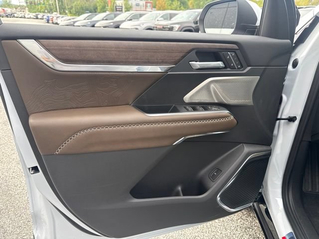 2027 GMC Acadia Denali Ultimate - Photo 16