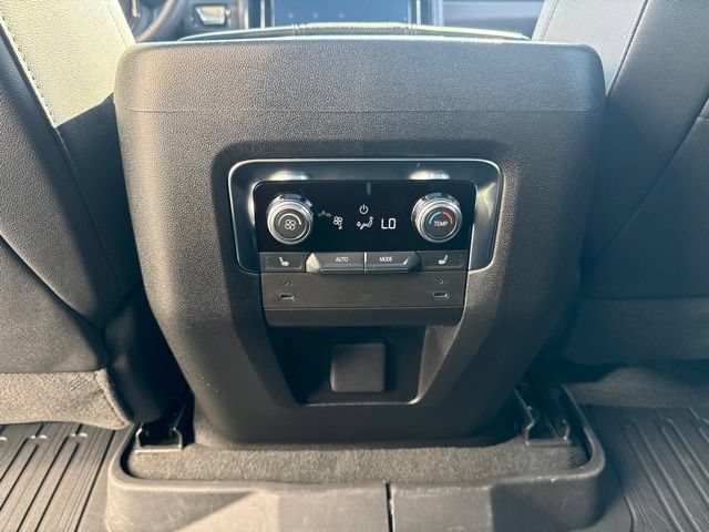 2025 GMC Yukon XL AT4 - Photo 30