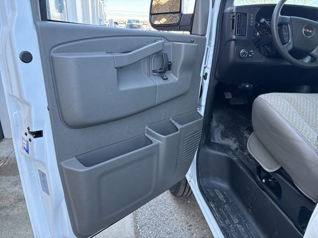 2026 GMC Savana Cargo Work Van - Photo 18