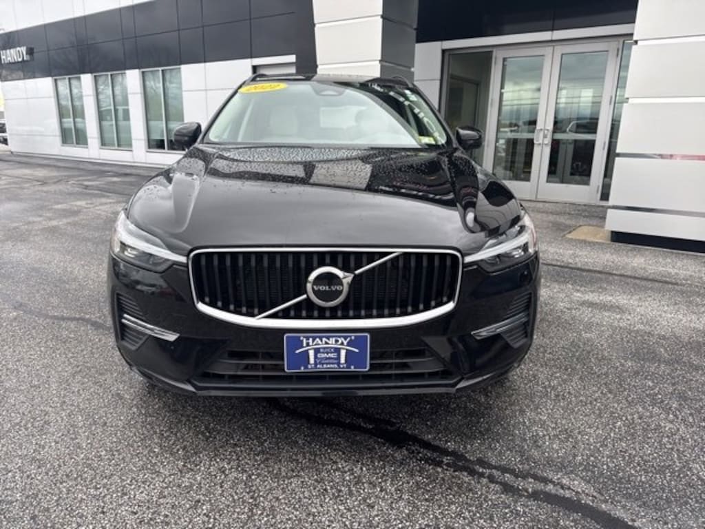 Used 2022 Volvo XC60 Momentum SUV