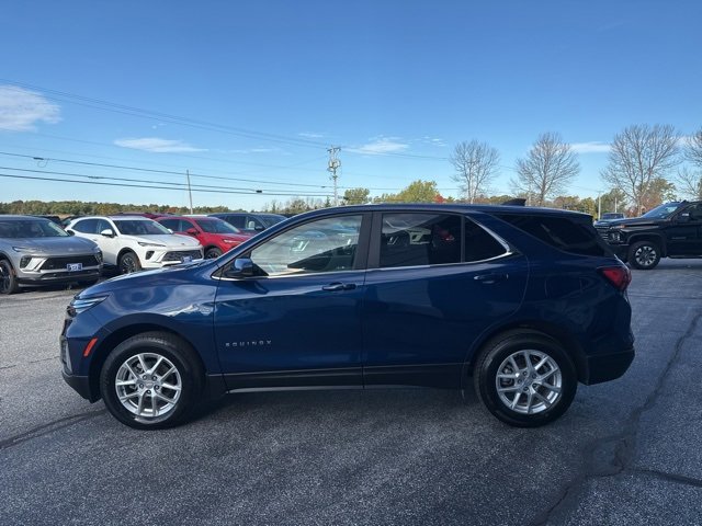 2022 Chevrolet Equinox LT photo 2