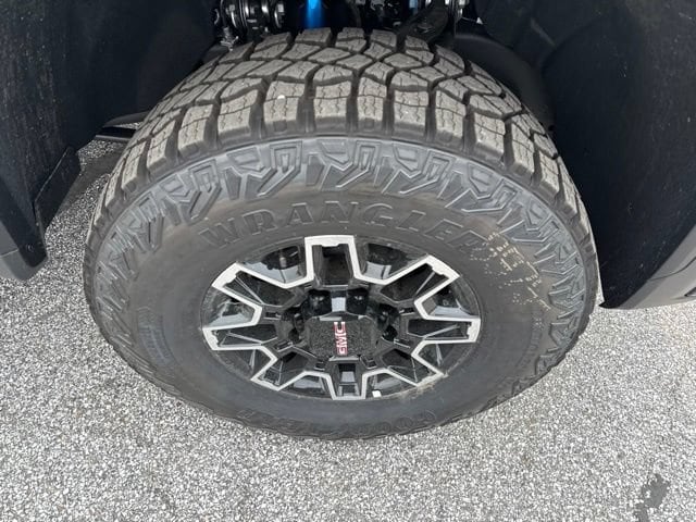 2026 GMC Sierra 2500HD AT4X - Photo 9