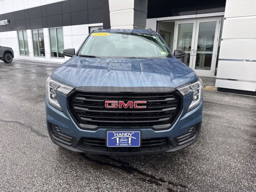 Used 2024 GMC Terrain SLE SUV