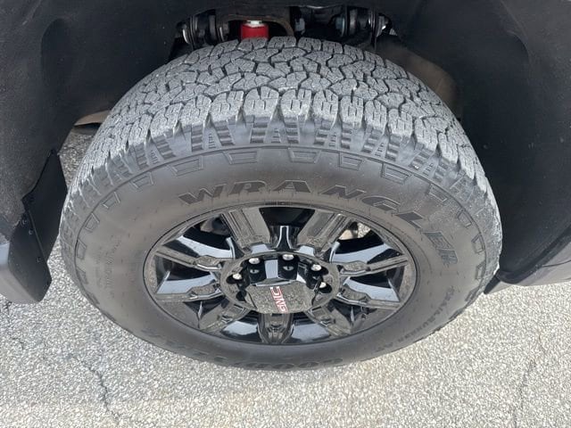 2024 GMC Sierra 2500HD AT4 - Photo 9