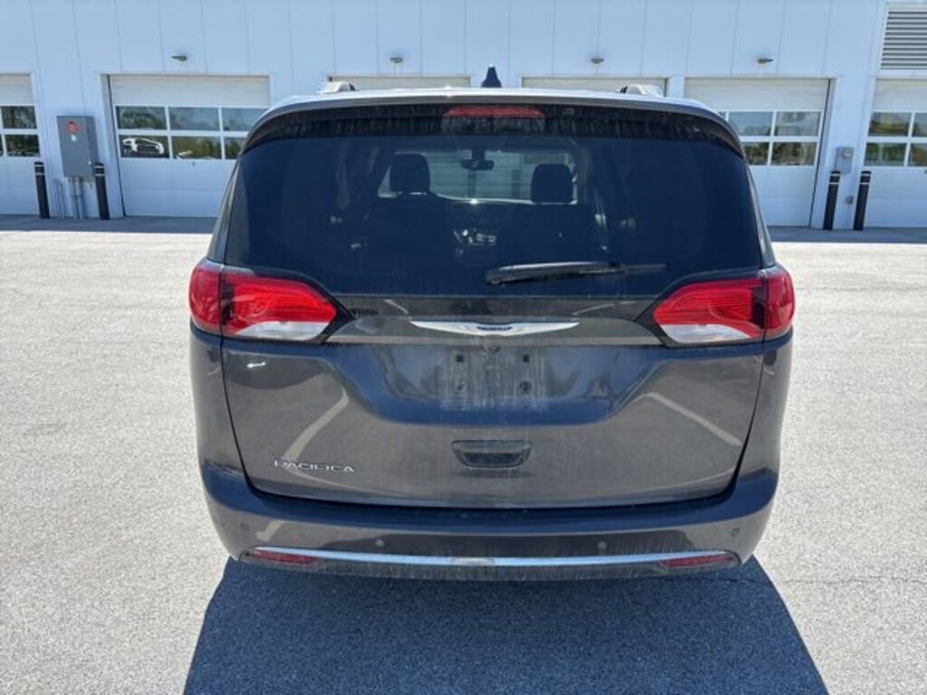 Used 2019 Chrysler Pacifica Touring L Van Passenger Van