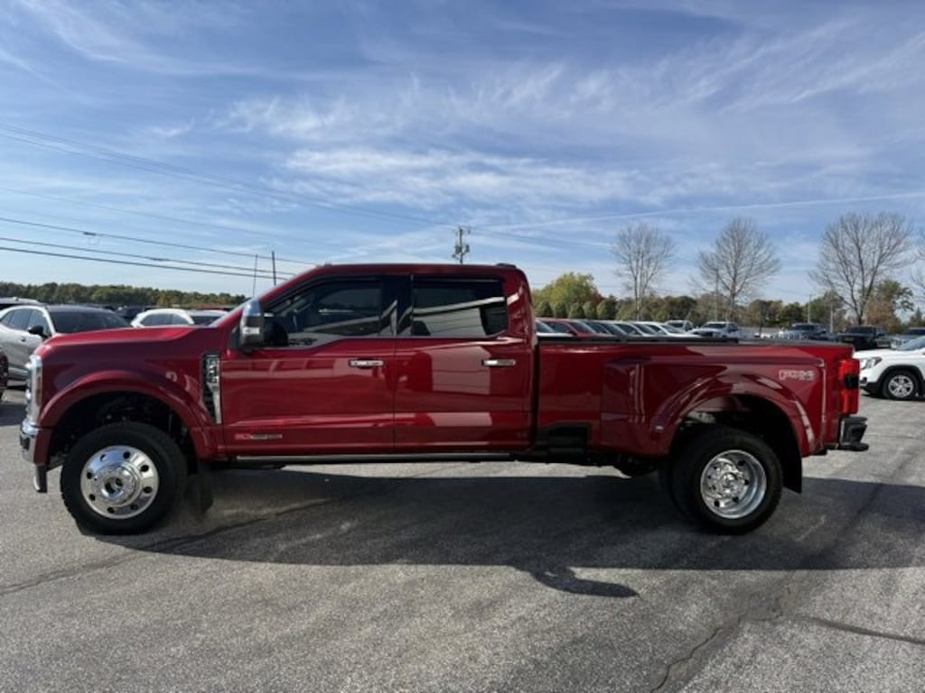 Used 2025 Ford Super Duty F-450 DRW Lariat Truck Crew Cab