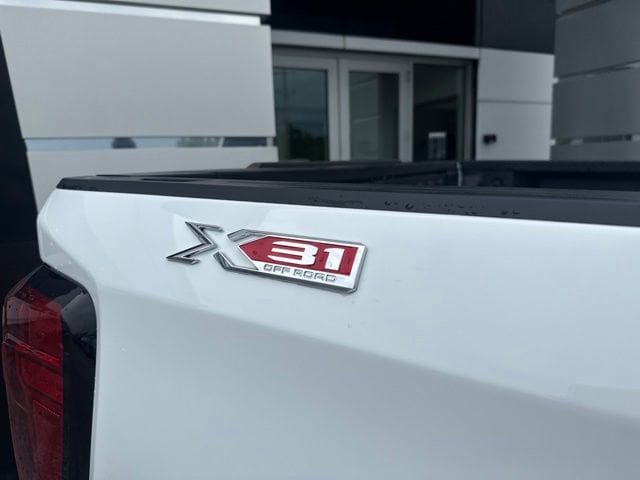 2026 GMC Sierra 1500 SLT - Photo 12