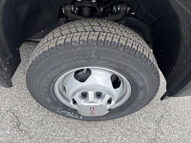 2026 GMC Sierra 3500HD Pro - Photo 9