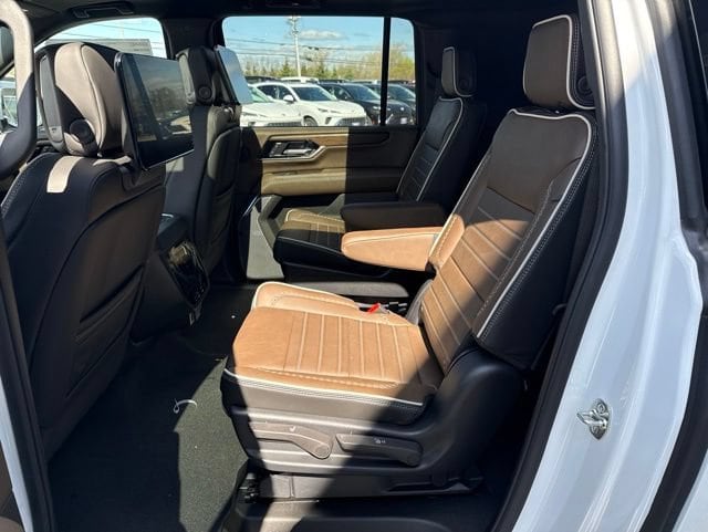 2026 GMC Yukon XL Denali Ultimate - Photo 16