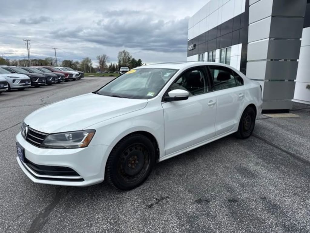 Used 2017 Volkswagen Jetta 1.4T SE Sedan
