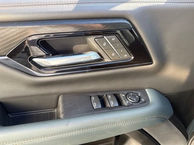 2025 GMC Yukon XL AT4 - Photo 16