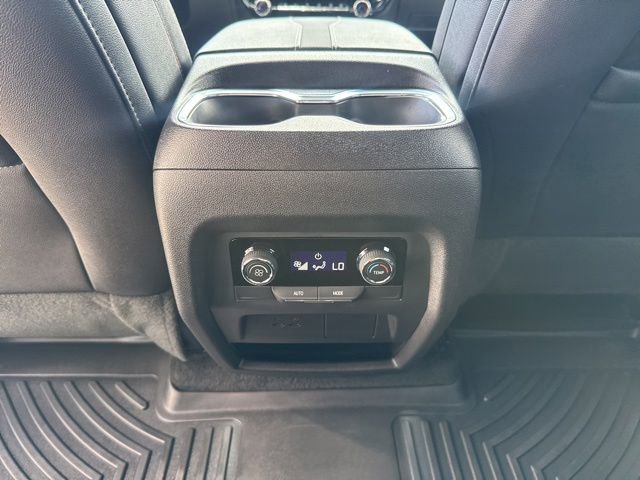 2025 Chevrolet Traverse Z71 - Photo 31