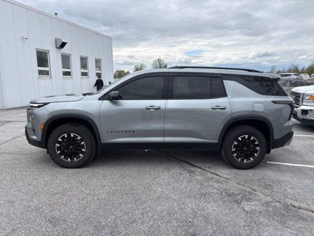 Used 2025 Chevrolet Traverse Z71 SUV