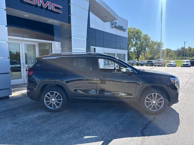 2023 GMC Terrain SLT - Photo 8