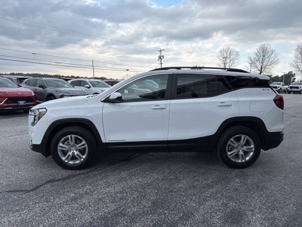 Used 2022 GMC Terrain SLE SUV