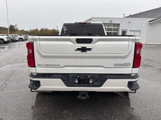 2022 Chevrolet Silverado 3500HD High Country photo 2